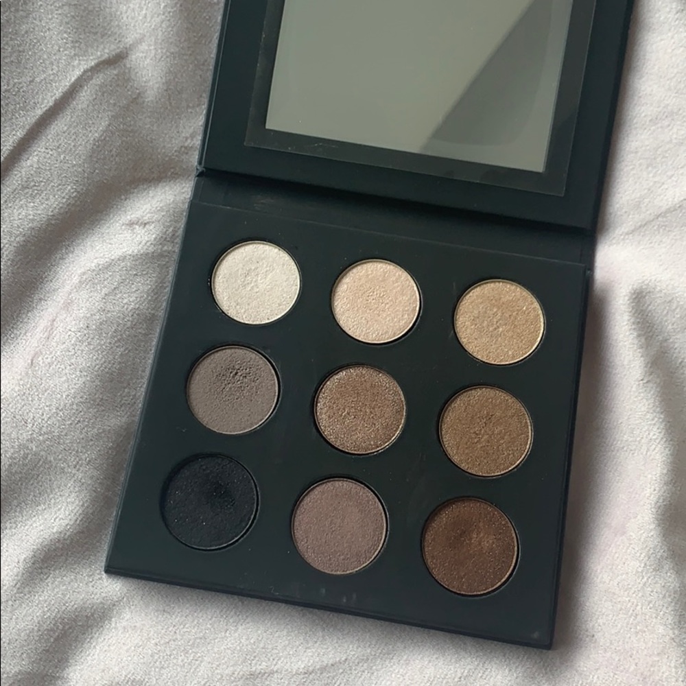 Makeup forever artist shadow volume 1